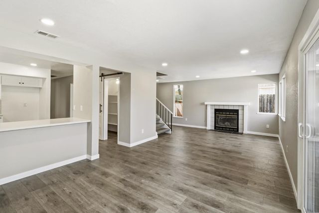 7521 Delta Pointe Way, Sacramento, CA 95823