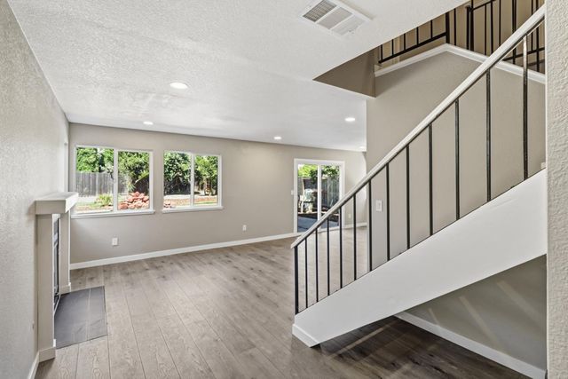 7521 Delta Pointe Way, Sacramento, CA 95823