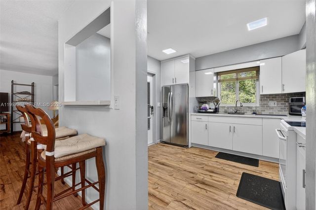 412 S Luna Ct 11, Hollywood, FL 33021