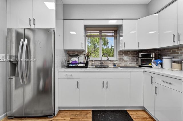 412 S Luna Ct 11, Hollywood, FL 33021