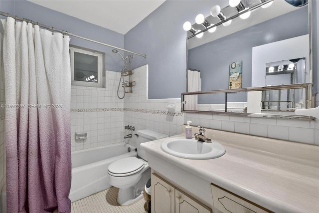 412 S Luna Ct 11, Hollywood, FL 33021