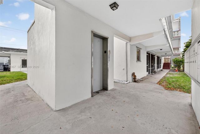 412 S Luna Ct 11, Hollywood, FL 33021