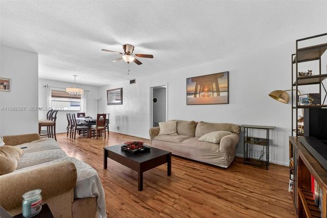 412 S Luna Ct 11, Hollywood, FL 33021