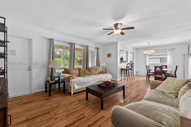 412 S Luna Ct 11, Hollywood, FL 33021