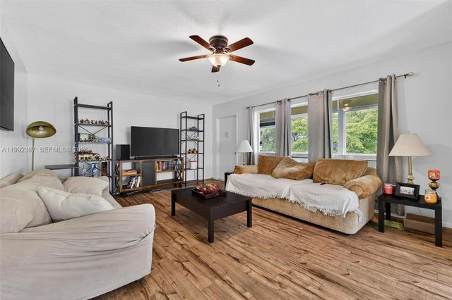 412 S Luna Ct 11, Hollywood, FL 33021