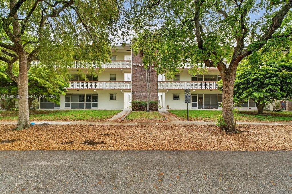 412 S Luna Ct 11, Hollywood, FL 33021