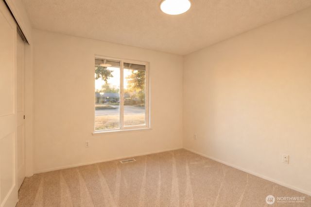 2709 53rd Avenue NE, Tacoma, WA 98422