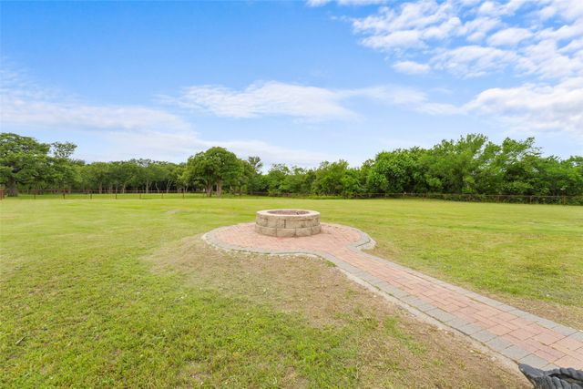 4895 Meadow Breeze Court, Fort Worth, TX 76140