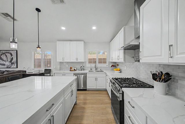 8352 W San Juan Avenue, Glendale, AZ 85305