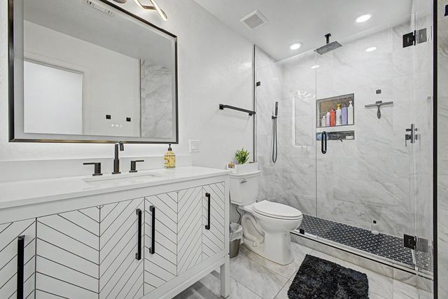8352 W San Juan Avenue, Glendale, AZ 85305
