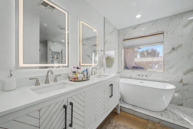 8352 W San Juan Avenue, Glendale, AZ 85305