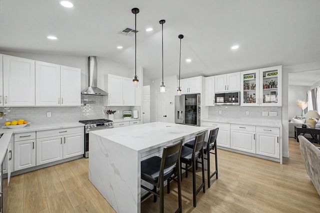 8352 W San Juan Avenue, Glendale, AZ 85305
