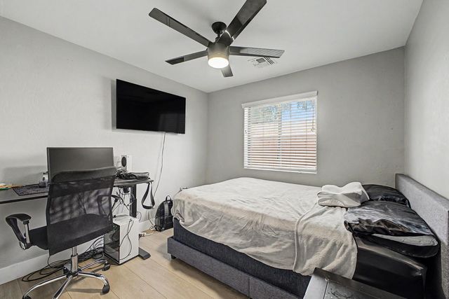8352 W San Juan Avenue, Glendale, AZ 85305