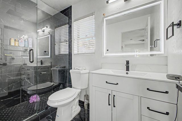 8352 W San Juan Avenue, Glendale, AZ 85305