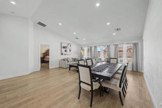 8352 W San Juan Avenue, Glendale, AZ 85305