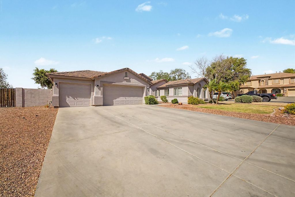 8352 W San Juan Avenue, Glendale, AZ 85305