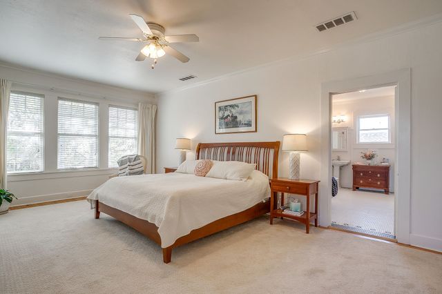 2212 5th Avenue, Fort Worth, TX 76110