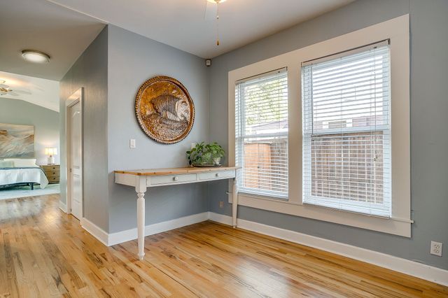 2212 5th Avenue, Fort Worth, TX 76110