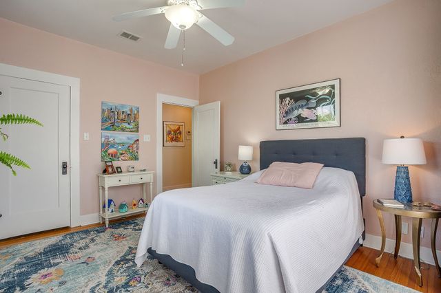 2212 5th Avenue, Fort Worth, TX 76110