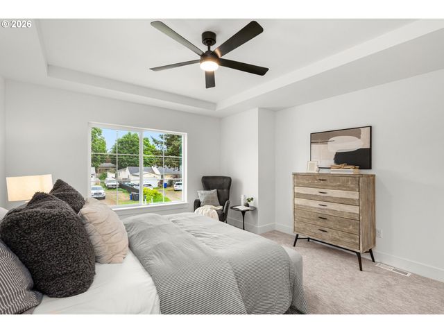 128 Randall St, Oregon City, OR 97045