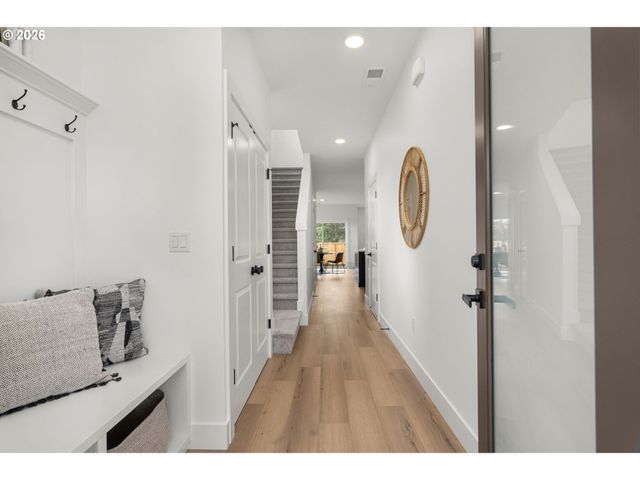 128 Randall St, Oregon City, OR 97045