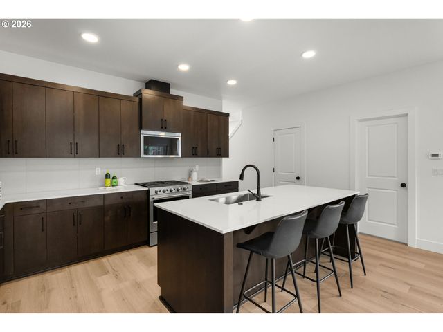 128 Randall St, Oregon City, OR 97045