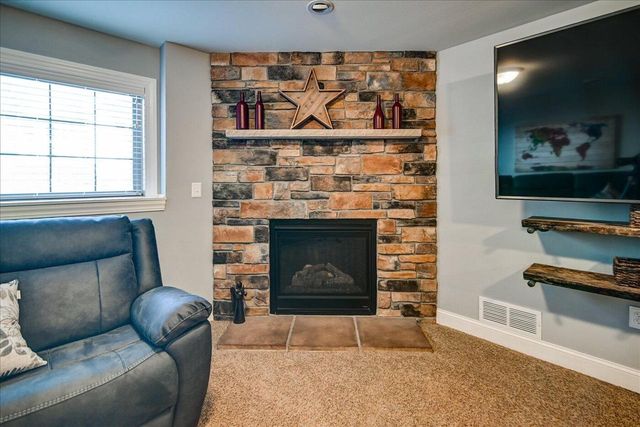 851 Shooting Star CIRCLE, De Forest, WI 53532