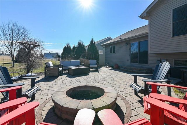 851 Shooting Star CIRCLE, De Forest, WI 53532