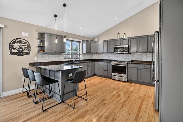 851 Shooting Star CIRCLE, De Forest, WI 53532