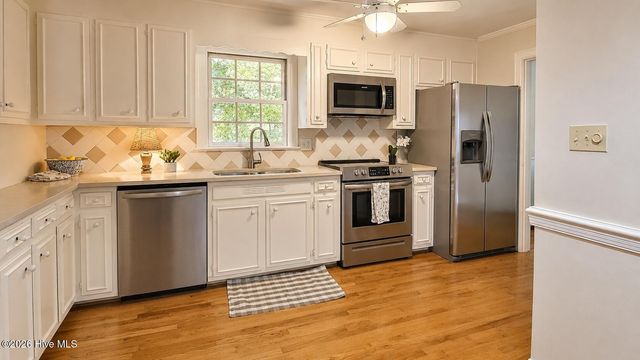 1919 Sherwood Drive, Greenville, NC 27858
