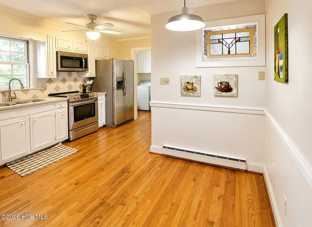 1919 Sherwood Drive, Greenville, NC 27858