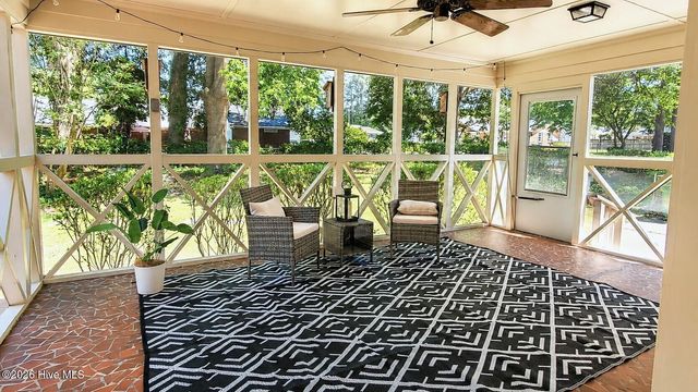 1919 Sherwood Drive, Greenville, NC 27858