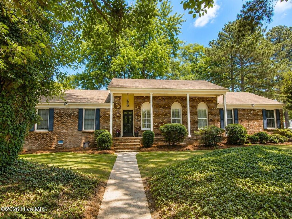 1919 Sherwood Drive, Greenville, NC 27858