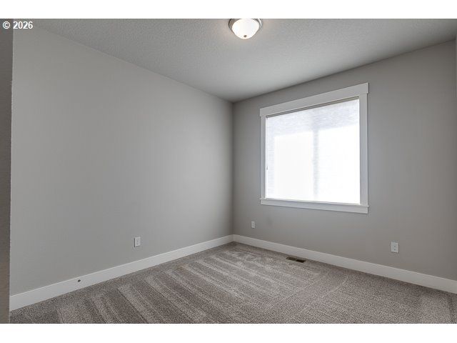 1668 Ne CLAYTON Dr, Estacada, OR 97023