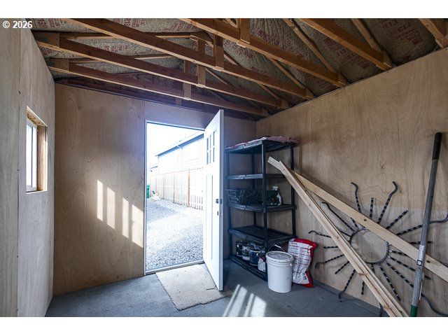 1668 Ne CLAYTON Dr, Estacada, OR 97023
