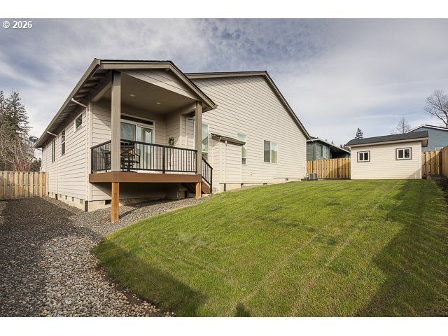 1668 Ne CLAYTON Dr, Estacada, OR 97023