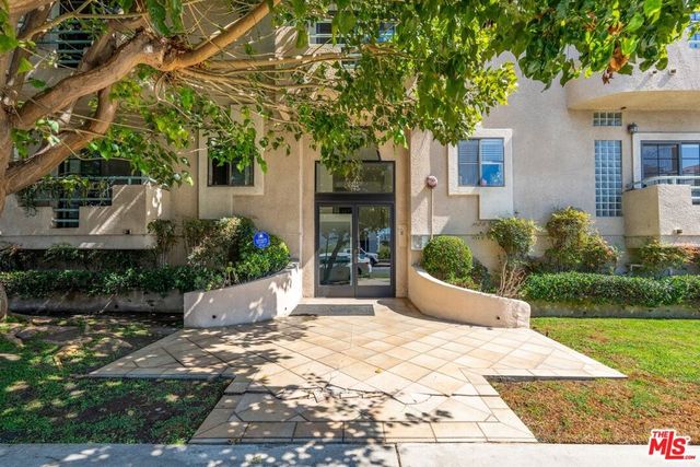 102 N Sweetzer Avenue 106, Los Angeles, CA 90048