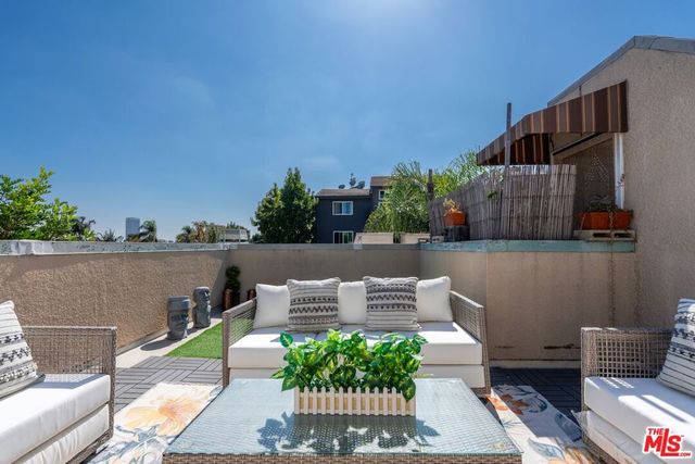 102 N Sweetzer Avenue 106, Los Angeles, CA 90048