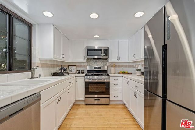 102 N Sweetzer Avenue 106, Los Angeles, CA 90048