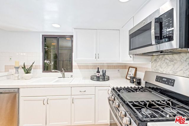 102 N Sweetzer Avenue 106, Los Angeles, CA 90048