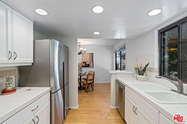 102 N Sweetzer Avenue 106, Los Angeles, CA 90048