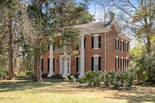 495 Salem Avenue, Holly Springs, MS 38635