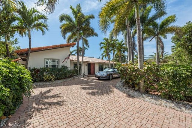 778 Broad CT S, Naples, FL 34102