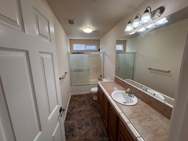 3927 E Center Street, Visalia, CA 93291