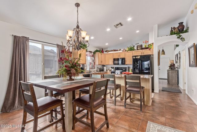 2951 W Calle Leonido, Tucson, AZ 85746