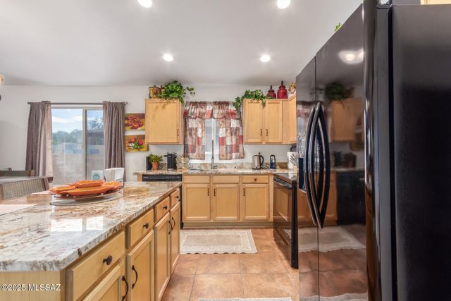 2951 W Calle Leonido, Tucson, AZ 85746