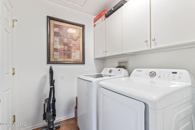 2951 W Calle Leonido, Tucson, AZ 85746
