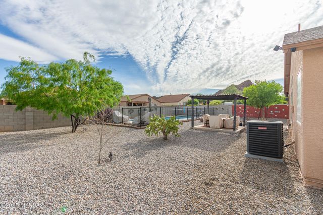 2951 W Calle Leonido, Tucson, AZ 85746