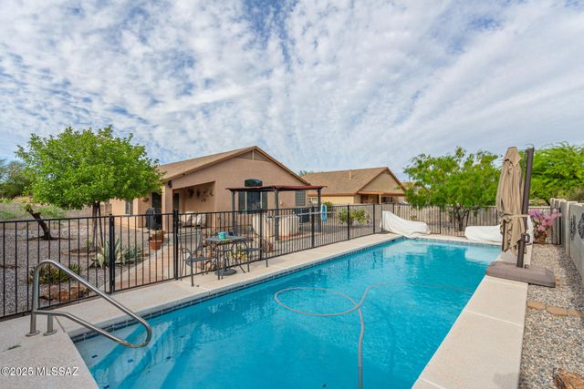 2951 W Calle Leonido, Tucson, AZ 85746
