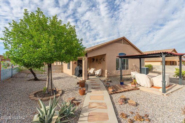 2951 W Calle Leonido, Tucson, AZ 85746